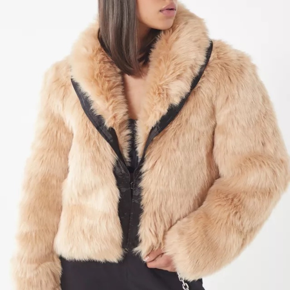 I am Gia aurora fur coat